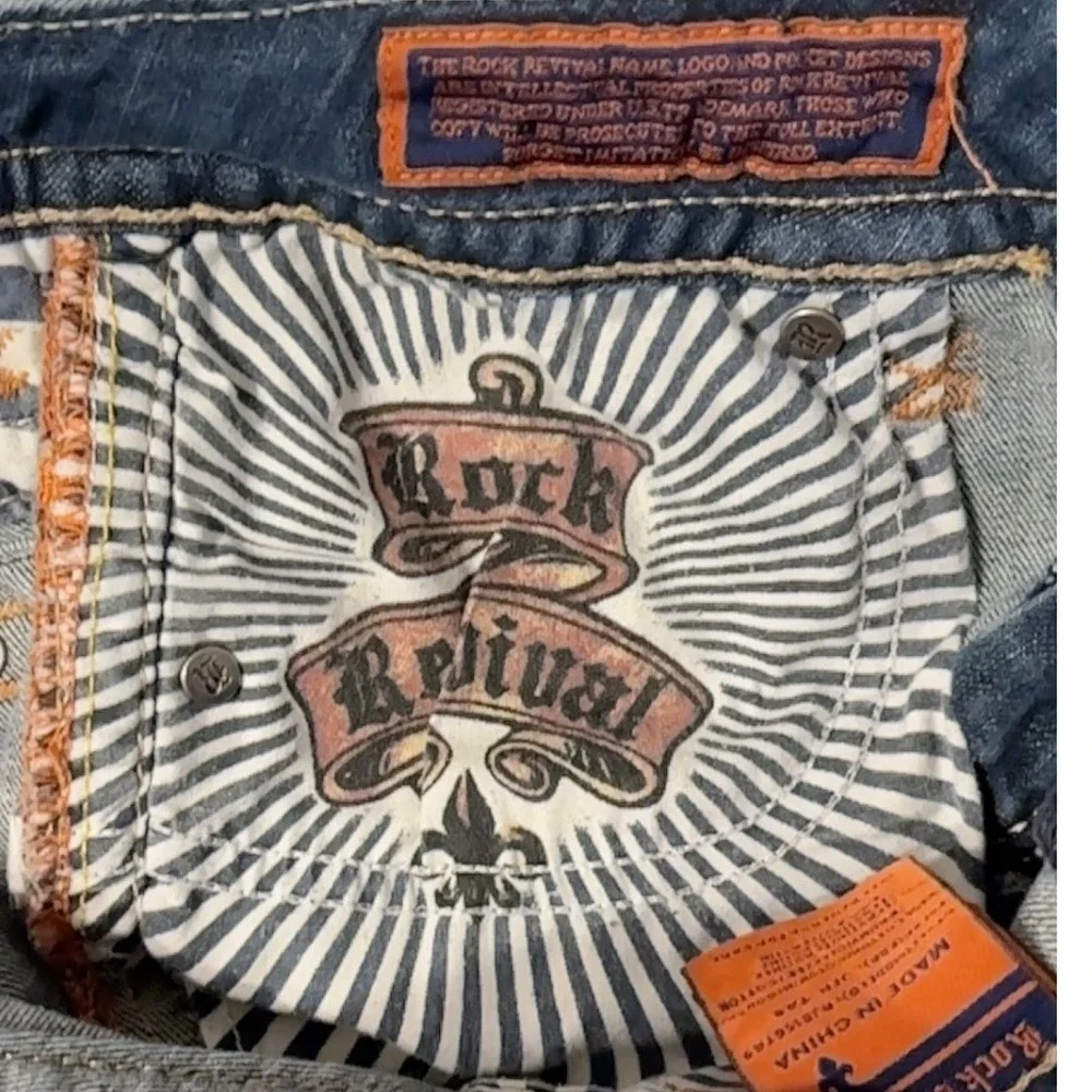 Rock Revival Jen Straight Leg Embellished Denim Jeans RJ8156T49 size 28 Men NOTE